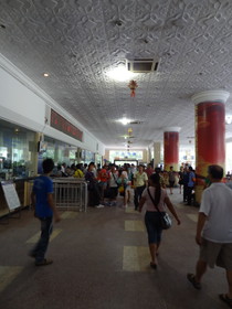 成都観光旅行編＠城北バスターミナル(城北客運中心)のバスの切符売り場の内部
