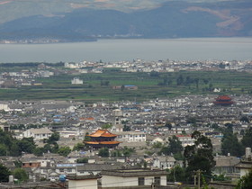 中国旅行記＠大理観光、蒼山の山麓から見た大理の街並