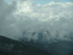雲南旅行記＠大理〜瑞麗へ高速バスで移動編、雲南の山々と雲