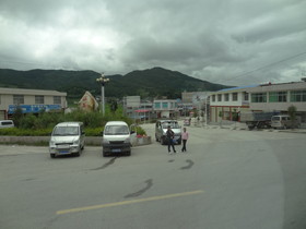 雲南旅行記＠大理〜瑞麗へ高速バスで移動編、小鎮、農村の中心部
