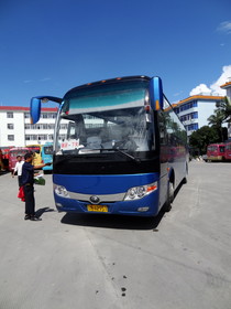 中国旅行記＠大理〜瑞麗へ高速バスで移動編、瑞麗客運站、バスターミナルで乗車して来た高速バスを撮影