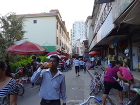 瑞麗観光旅行記＠ミャンマー人や泰族、少数民族が入り交じる街の風景