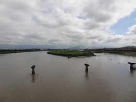 中国旅行記、瑞麗観光編＠姐告と瑞麗を結ぶ姐告大橋から瑞麗江を眺めた風景