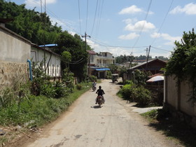 ミャンマー旅行、Muse(ムセ、ミューズ、木姐)観光編＠未舗装の道路とバイク
