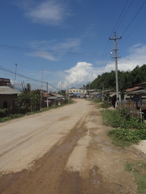 中国旅行記番外、国境の町、ミャンマーのMuse(ムセ、ミューズ)観光編＠青い空と道