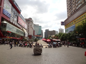 中国旅行記、昆明観光編＠昆明の南屏街という歩行者天国