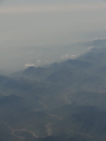 中国旅行記、昆明〜北京移動編＠中国国際航空の窓から中国の山々の風景