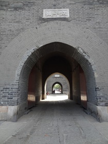 中国旅行記、北京観光編＠宛平城の城門の入口