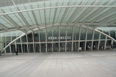とまとじゅーす的中国旅行記＠上海万博跡地、上海万博センター（ベンツ文化センター）入り口