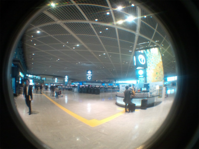 とまとじゅーす的中国旅行記＠成田空港のロビーをf-12cで撮影
