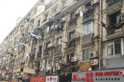 とまとじゅーす的中国旅行記＠上海の南京歩行街、漢口路付近のマンション