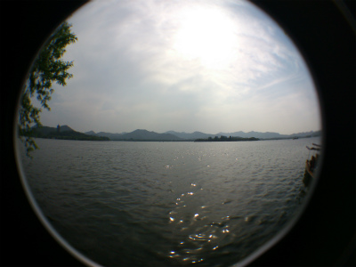 とまとじゅーす的中国旅行記、杭州観光編＠西湖の湖畔に到着！早速魚眼レンズで西湖を撮影