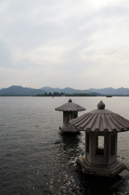 とまとじゅーす的中国旅行記、杭州観光編＠西湖の湖畔にある「翠光亭」から西湖をしばし眺める