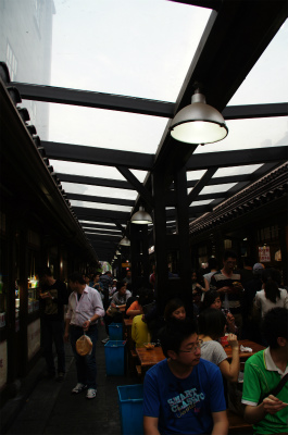 中国旅行記、杭州観光編＠河坊街の屋台が集まっている横丁