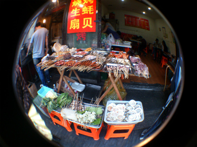 とまとじゅーす的中国旅行記、杭州観光編＠鼓楼付近に軒を構える串焼きがメインの食堂
