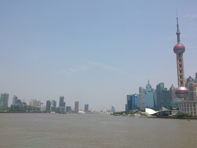 とまとじゅーす的中国旅行記、上海観光編＠上海・外灘から黄浦江下流側の風景を眺め見る