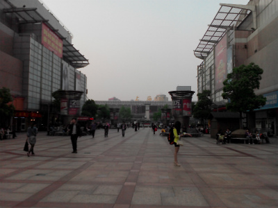 中国旅行記＠上海、散歩ついでのメモ写真。上海駅周辺