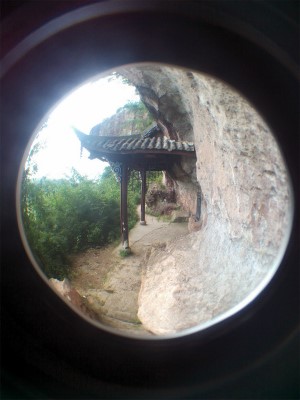 とまとじゅーす的中国旅行記＠縉雲（しんうん）・仙都観光。小赤壁の崖の上にある丹室