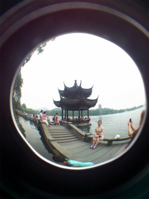 とまとじゅーす的中国旅行記＠杭州観光。西湖湖畔の石橋、「双投橋」と夕影亭