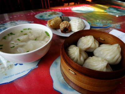 中国旅行記＠上海観光・滞在とりあえず終了編、豫園付近の上海小吃人家で食べた点心。