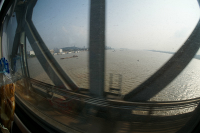 中国旅行記＠上海からトルファンへ列車に乗り鉄旅行、長江を渡河