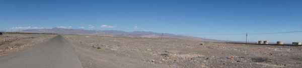 新疆ウイグル自治区観光旅行記＠トルファン（吐魯番）、大河沿鎮郊外の砂漠地帯を散歩、観光、NEX-5Tでパノラマ撮影