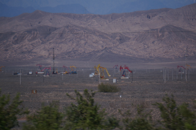 新疆ウイグル自治区観光旅行記＠トルファン（吐魯番）観光終了～帰路へ着く。油田、原油の掘削現場