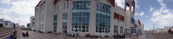 新疆ウイグル自治区観光旅行記＠トルファンからアジアの中心地点、ウルムチに向け出発。トルファン駅をNEX-5でパノラマ撮影