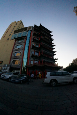 新疆ウイグル自治区観光旅行記＠ウルムチ、長江路を散歩しつつユースホステルを目指す