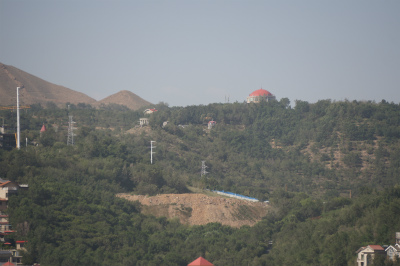 新疆ウイグル自治区観光旅行記＠ウルムチ（烏魯木斉）のランドマーク的存在、紅山公園の紅山塔からウルムチ市内を眺める