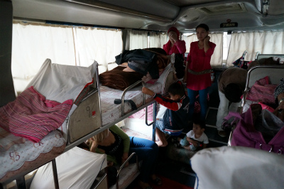新疆ウイグル自治区観光旅行記＠ウルムチからカザフスタンのアルマティ（アルマトイ）へ向かう国際寝台バスの車内