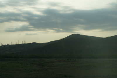 新疆ウイグル自治区観光旅行記＠ウルムチからカザフスタンのアルマティ（アルマトイ）へ向かう国際寝台バスからの車窓風景