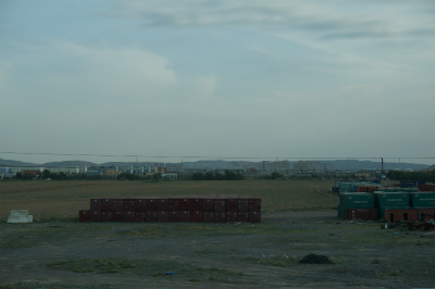 新疆ウイグル自治区観光旅行記＠ウルムチからカザフスタンのアルマティ（アルマトイ）へ向かう国際寝台バスからの車窓風景