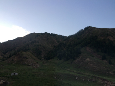 新疆ウイグル自治区観光旅行記＠中国とカザフスタンの国境付近、霍城県で朝を迎える