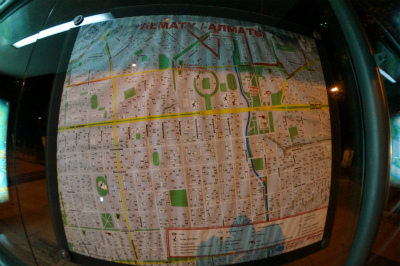カザフスタン観光旅行記＠夜のアルマトイ（アルマティ、Алматы）をやけくそでホテル探しつつ観光。市内のバス路線図