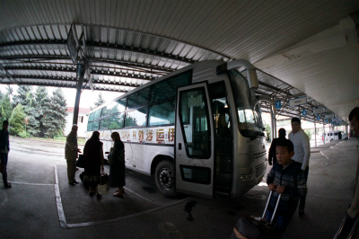 カザフスタン＆中国旅行記＠アルマティ（Алматы）のサイラン長距離バスステーション（Автовокзал Сайран）から中国のイリ・カザフ自治州（伊犁哈萨克自治州）へ高速バスで撤収