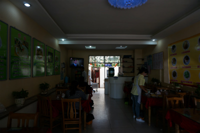 イリ・カザフ族自治州（伊犁哈萨克自治州）観光旅行記＠伊寧市のウイグル族経営の店で初の朝食