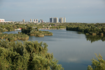 イリ・カザフ族自治州（伊犁哈萨克自治州）観光旅行記＠イリ河（伊犁河）大橋（新橋）の上からイリ河（伊犁河）を眺める