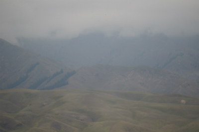 新疆ウイグル自治区観光旅行記＠伊寧から蘭州へ列車の旅、乗り鉄。第一日目の車窓風景。天山山脈が見える
