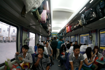中国旅行記＠伊寧から蘭州へ列車の旅、乗り鉄。第一日目の列車内の様子