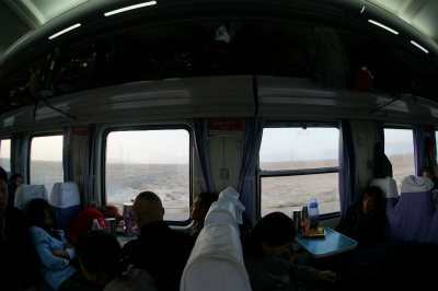 中国旅行記＠伊寧から蘭州へ列車の旅、乗り鉄。無事に第二日目の朝を迎える