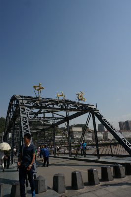 中国旅行記＠蘭州のランドマーク、中山橋（黄河第一橋・鉄橋）の南側の出入り口