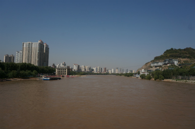 中国旅行記＠蘭州観光、中山橋（黄河第一橋・鉄橋）から黄河を眺める