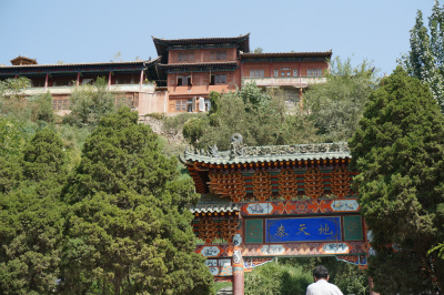 中国旅行記＠蘭州観光、白塔山公園の山門と法雨寺の施設