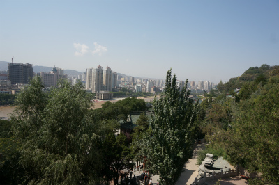 中国旅行記＠蘭州観光、白塔山公園から黄河を眺める