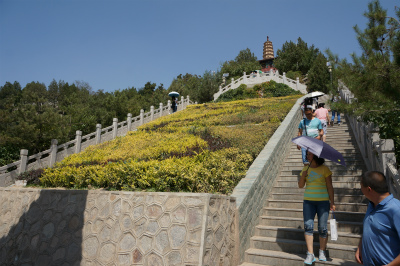 中国旅行記＠蘭州観光、白塔山公園。城山塔が見える