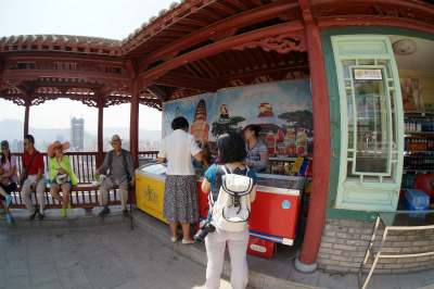 中国旅行記＠蘭州観光、白塔山公園の白塔傍の売店