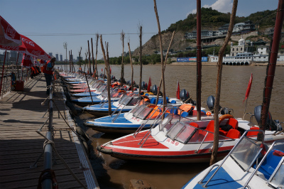 中国旅行記＠蘭州観光、中山橋（黄河第一橋・鉄橋）、黄河河岸、黄河を遊覧する高速艇、船乗り場