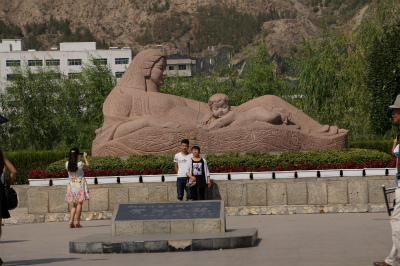 中国旅行記＠蘭州観光、蘭州のランドマークの一つ、黄河母親像