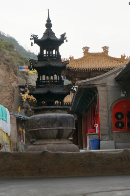 とまとじゅーす的中国旅行記＠蘭州観光、五泉山公園にあるマニ寺の境内